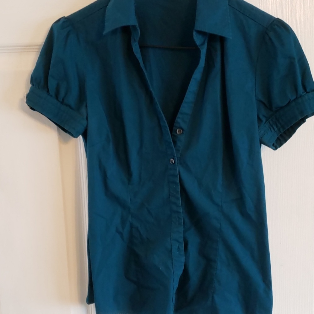 Button-up short sleeve blouse